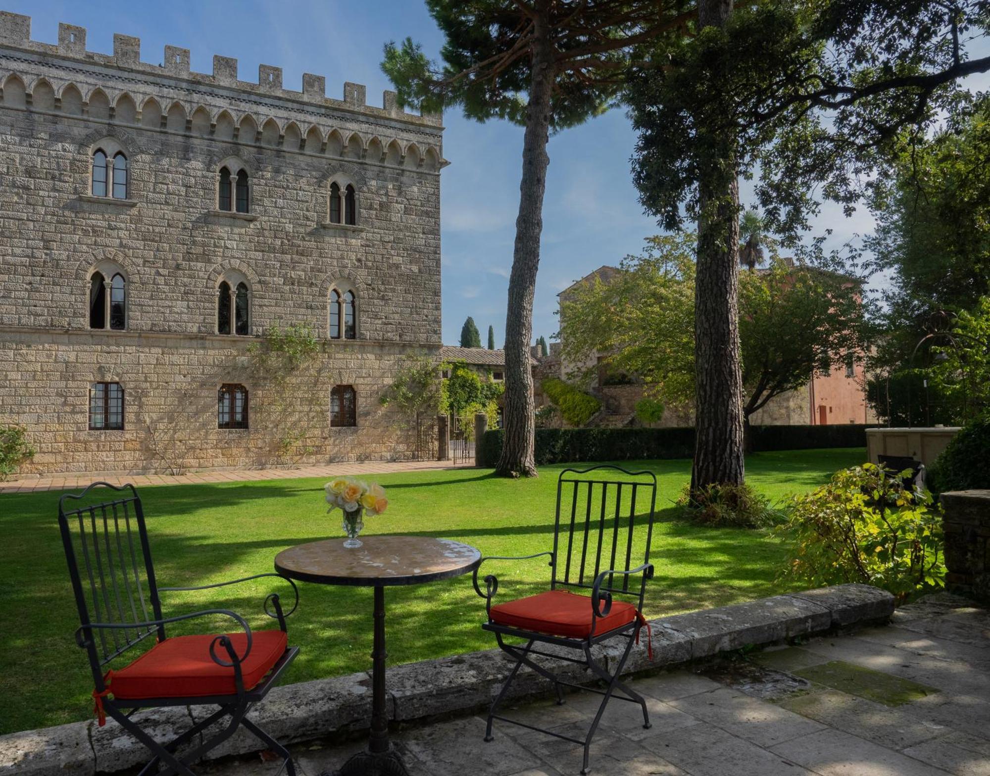 Borgo Pignano Tuscany エクステリア 写真