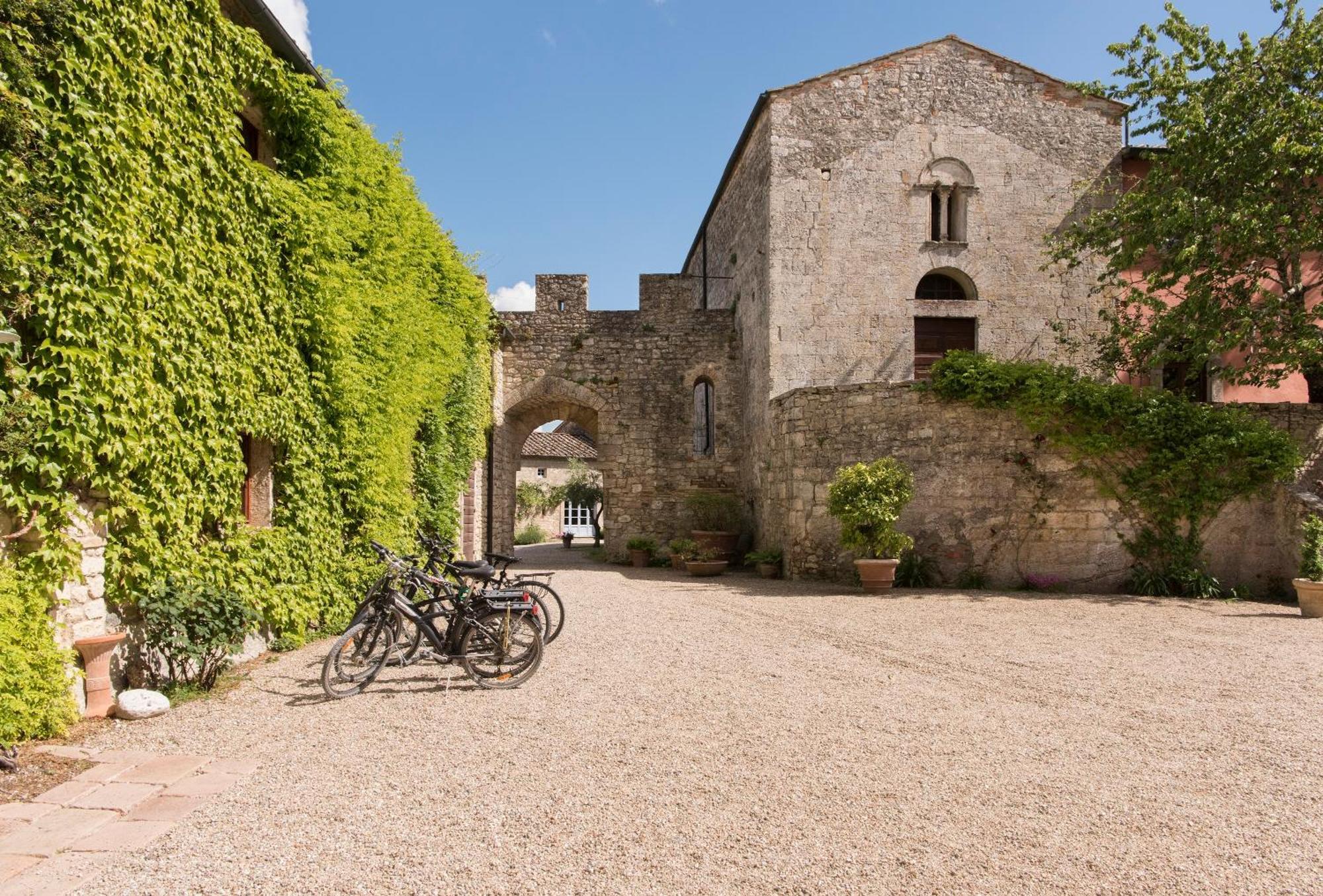 Borgo Pignano Tuscany エクステリア 写真