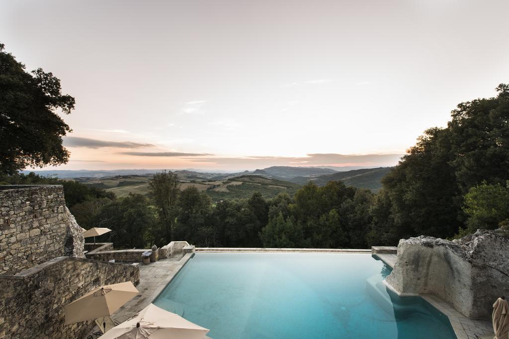 Borgo Pignano Tuscany エクステリア 写真
